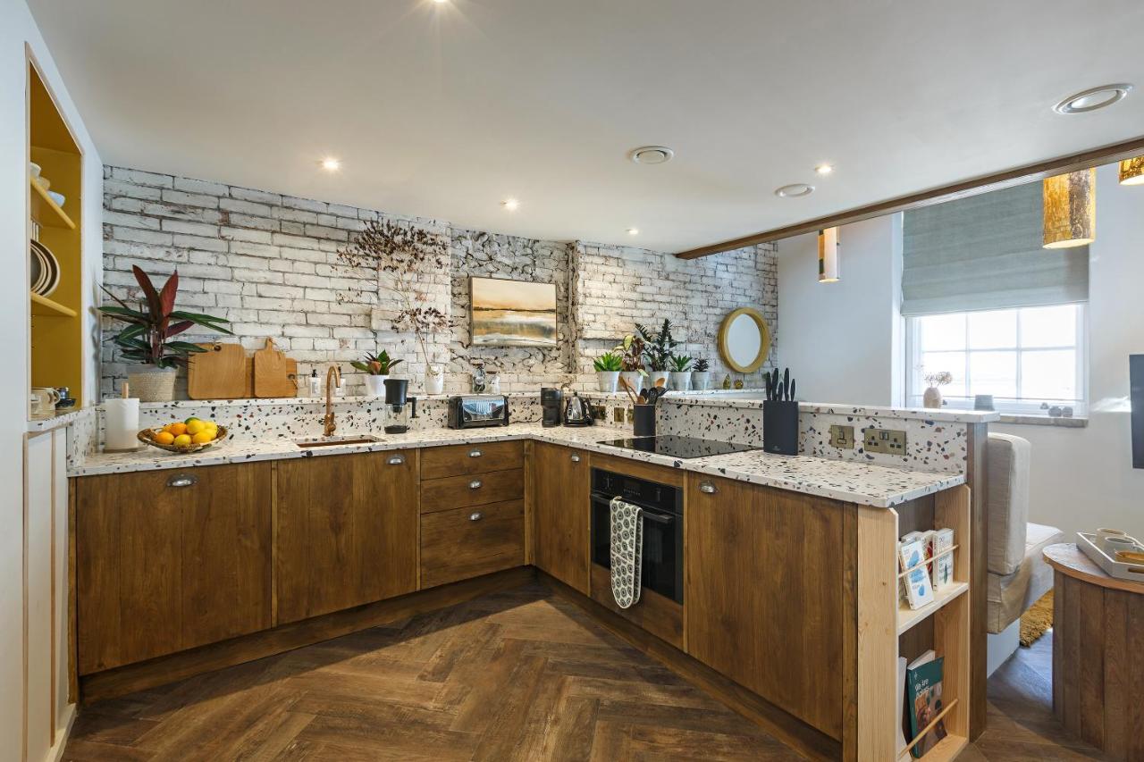 Shirehall Apartment *